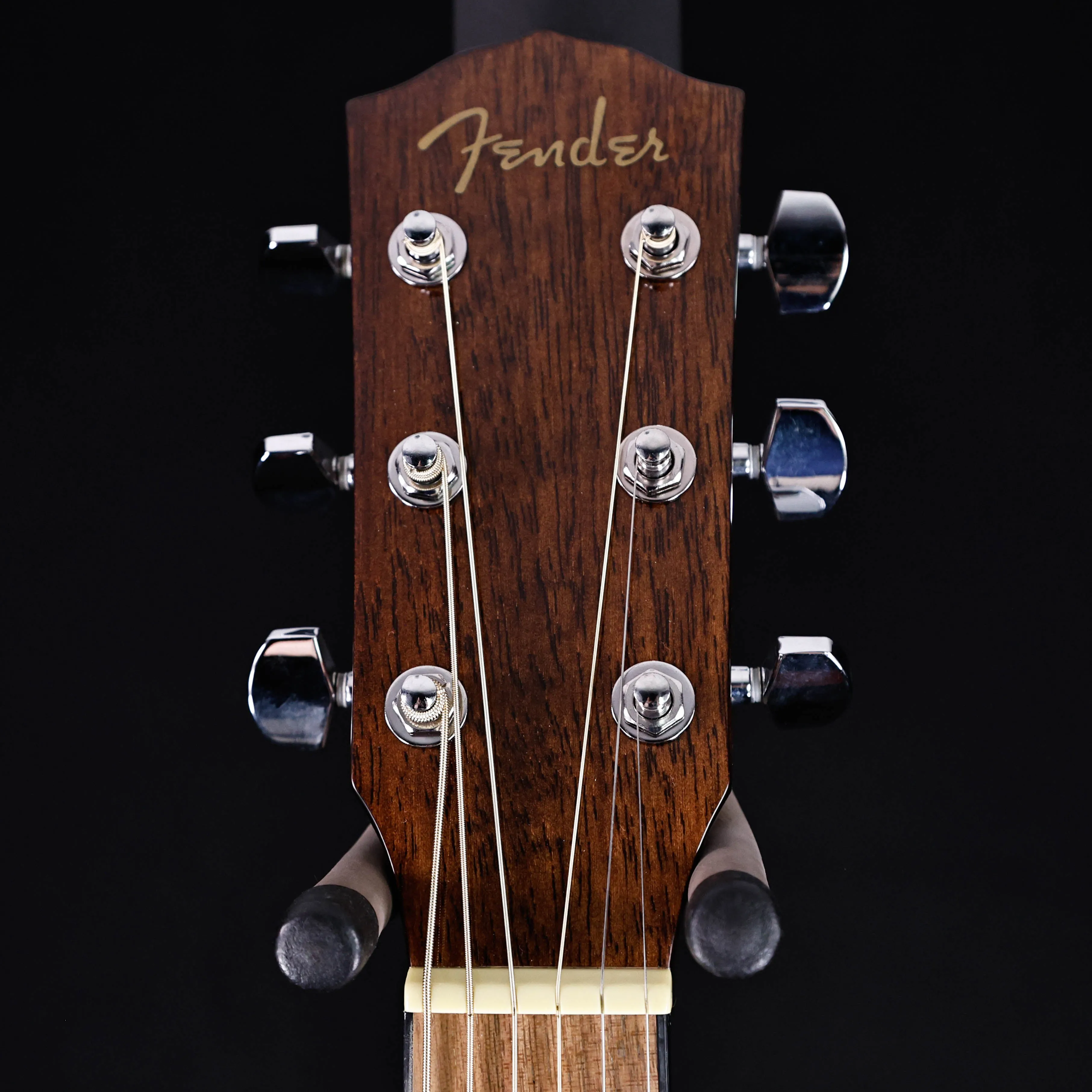 Fender CC-60SCE Concert, Walnut Fb, Natural 4lbs 4.8oz