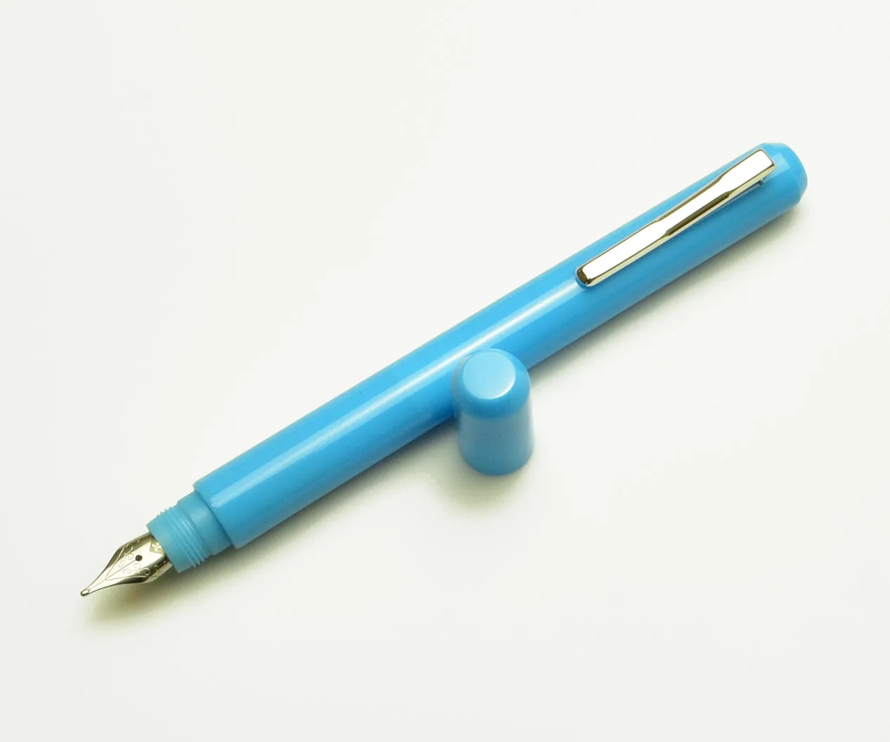 Model 25 Eclipse Fountain Pen - Sky Blue SE