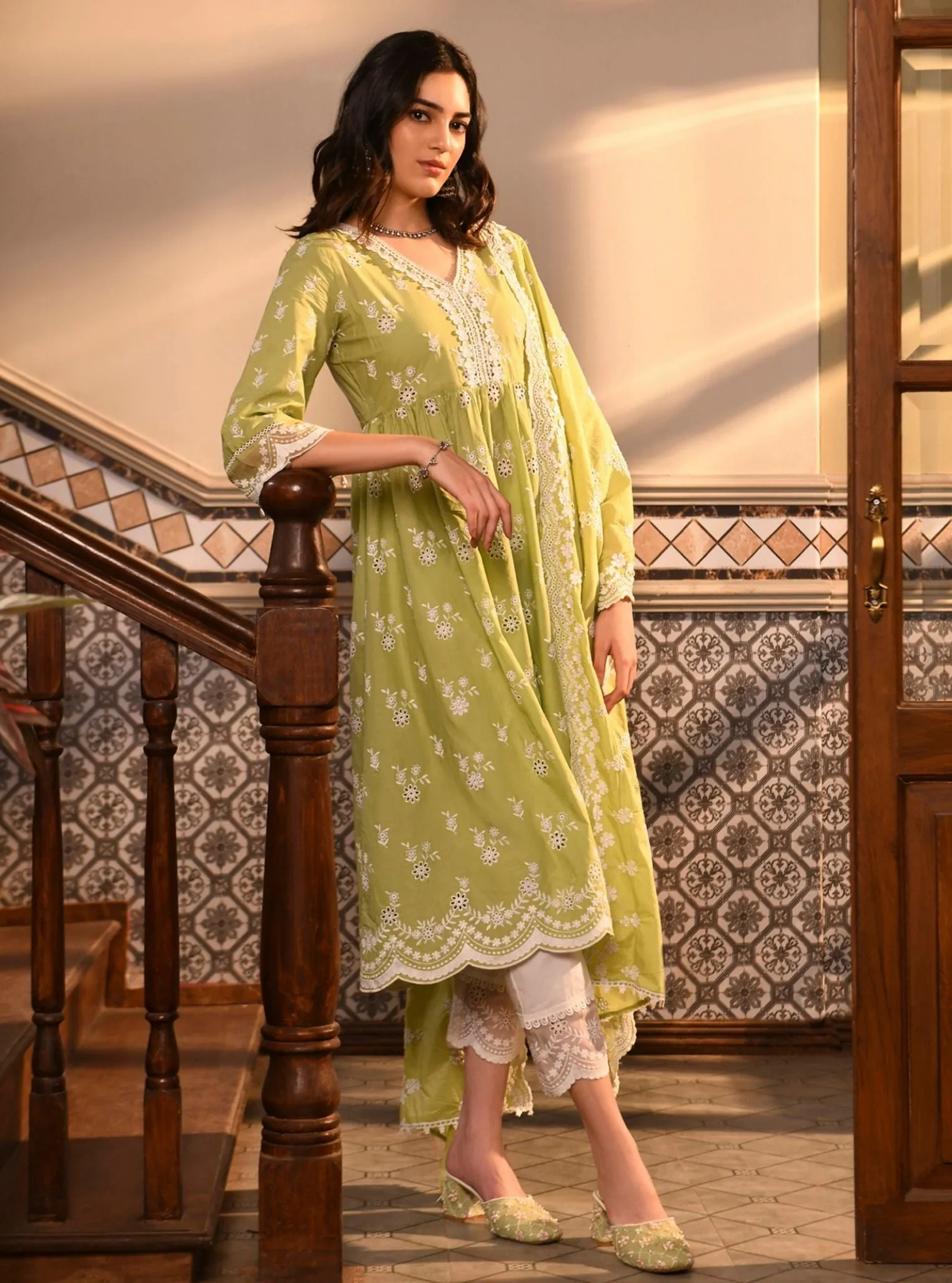 Mulmul Cotton Afarin Light Green Kurta With Mulmul Cotton Organza Scallop Border White Pant